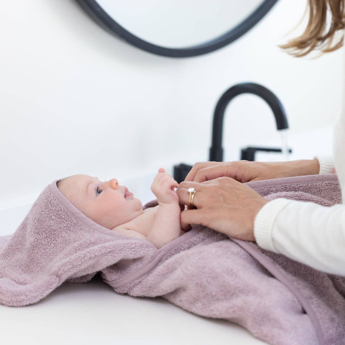 Hooded Towel + Wash Mitt Set- Orchid