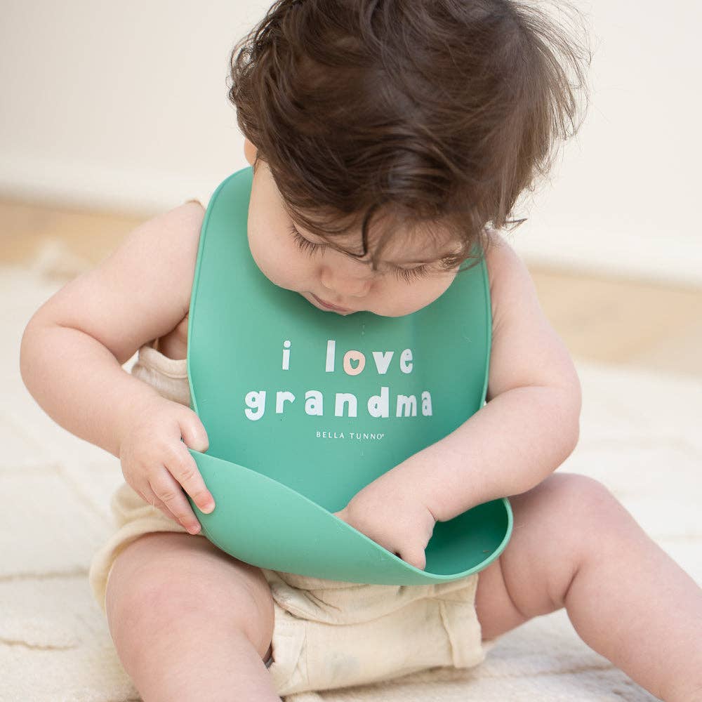 Love Grandma Wonder Bib