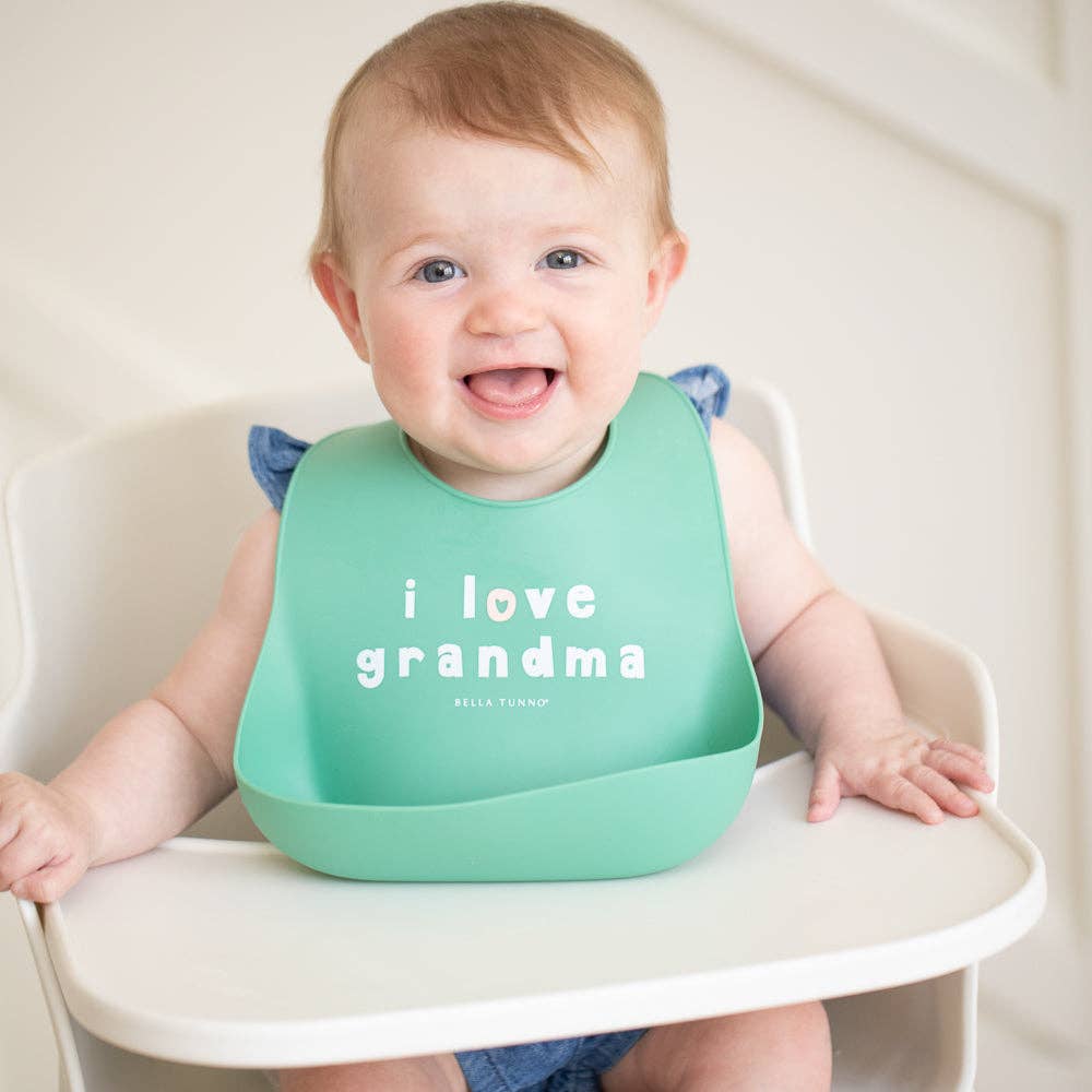 Love Grandma Wonder Bib