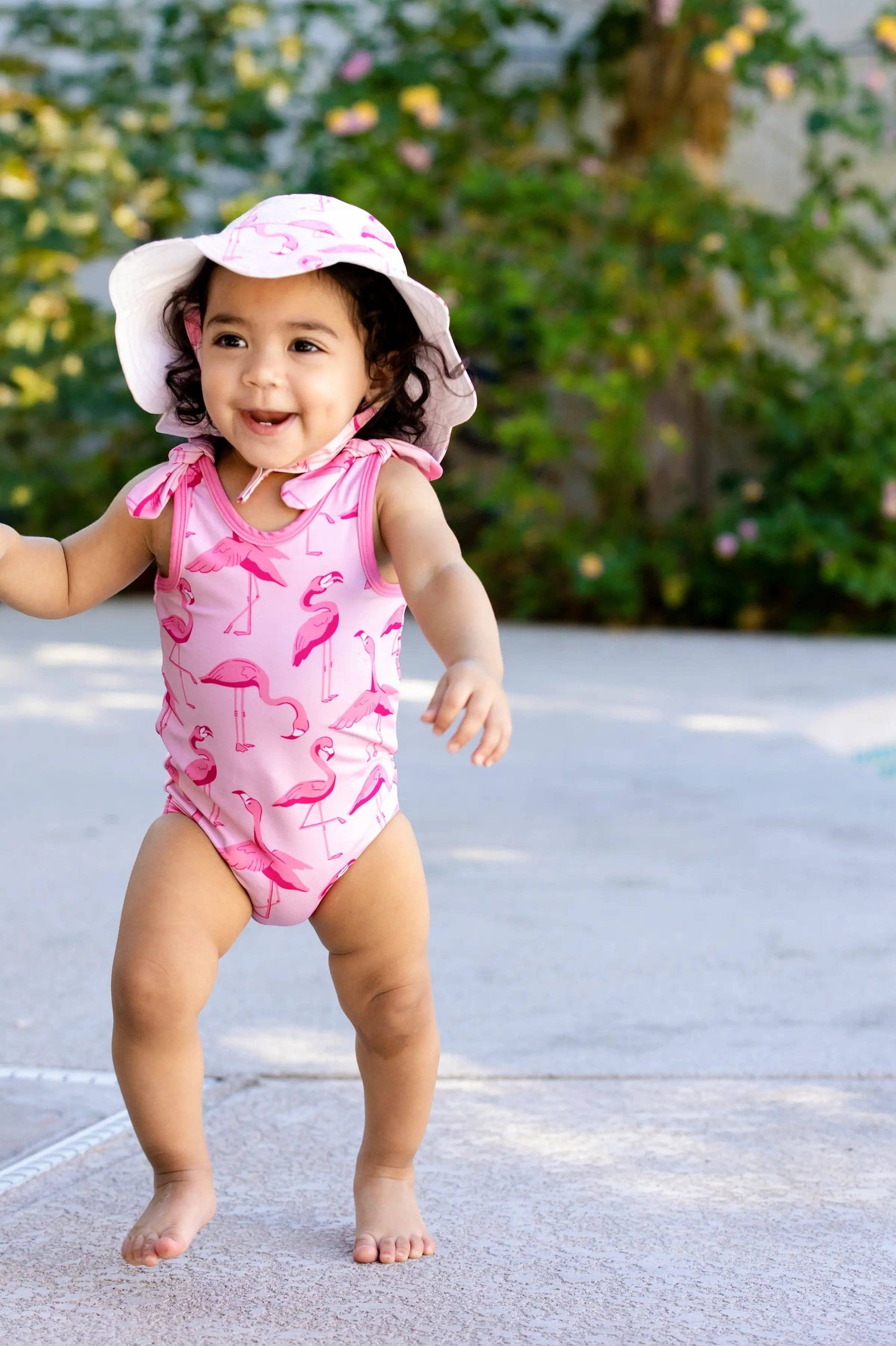 UPF 50+ Flamingos Scalloped Sun Hat