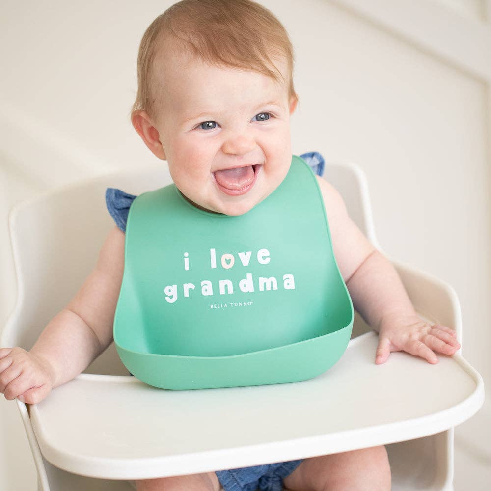 Love Grandma Wonder Bib