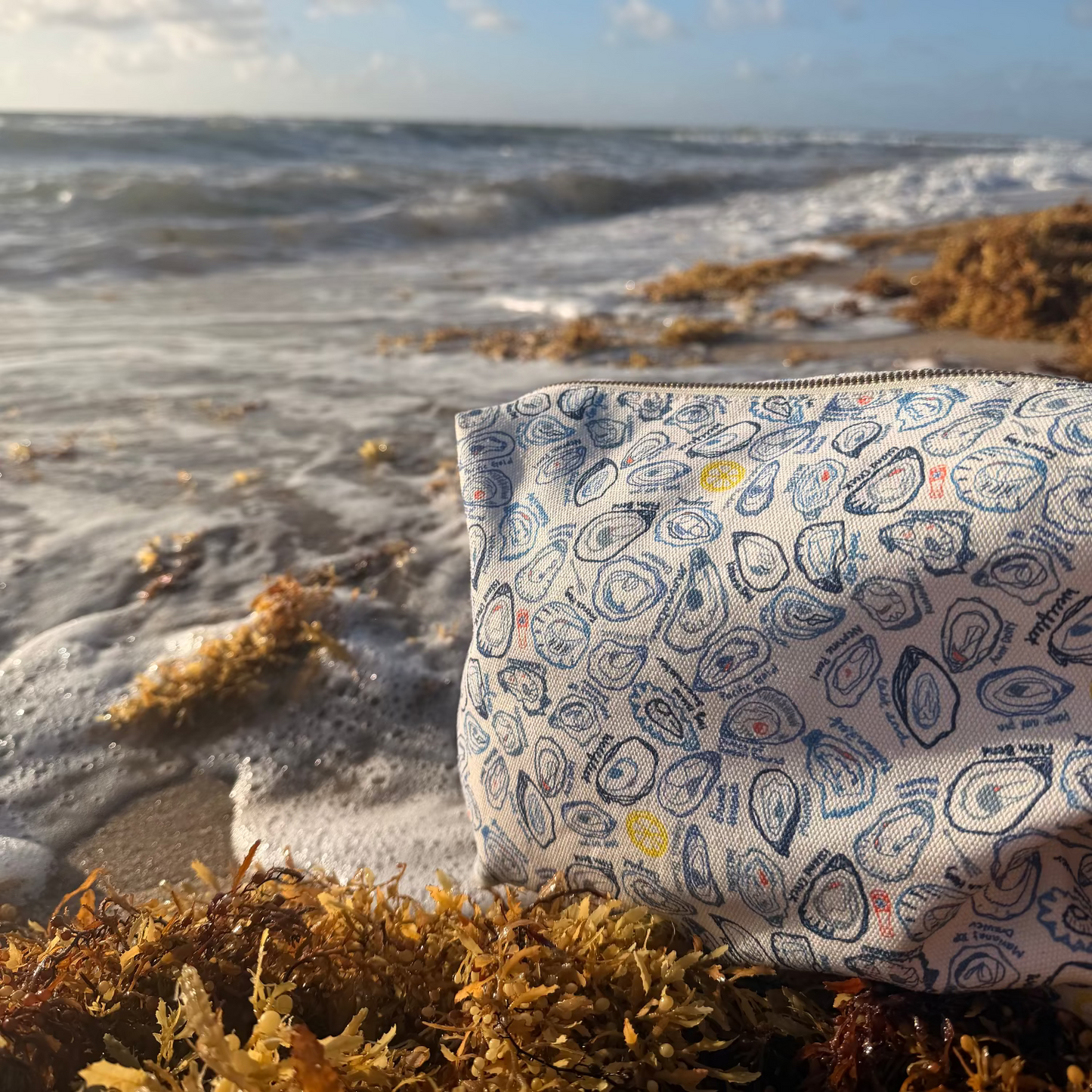 Oysters Large Travel Pouch